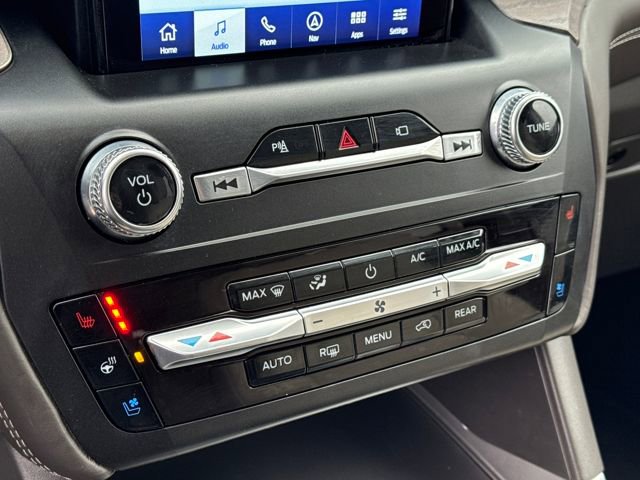 Used 2020 Ford Explorer Platinum w/ Premium Technology Package image 22