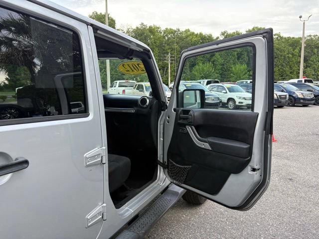 Used 2012 Jeep Wrangler Unlimited Sahara w/ Connectivity Group AWD/4WD image 23