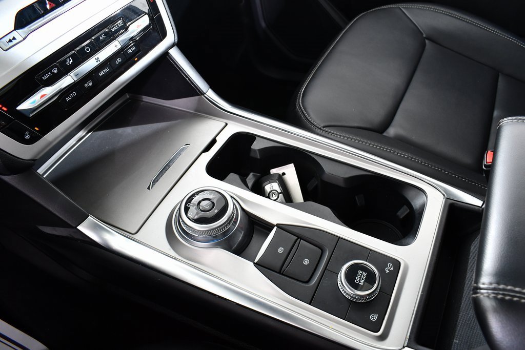 Used 2022 Ford Explorer XLT w/ Equipment Group 202A image 31