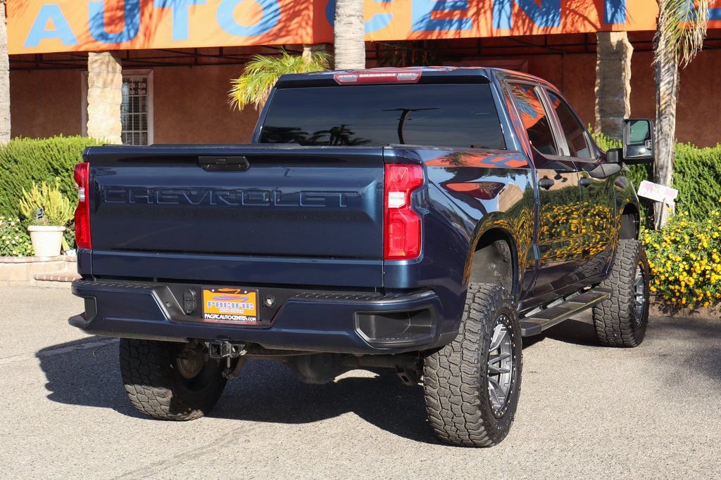 Used 2019 Chevrolet Silverado 1500 Custom w/ Custom Max Trailering Package AWD/4WD image 9