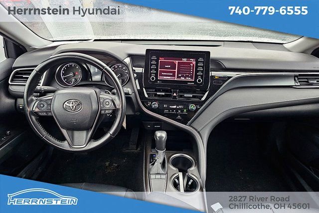 Used 2023 Toyota Camry SE image 6