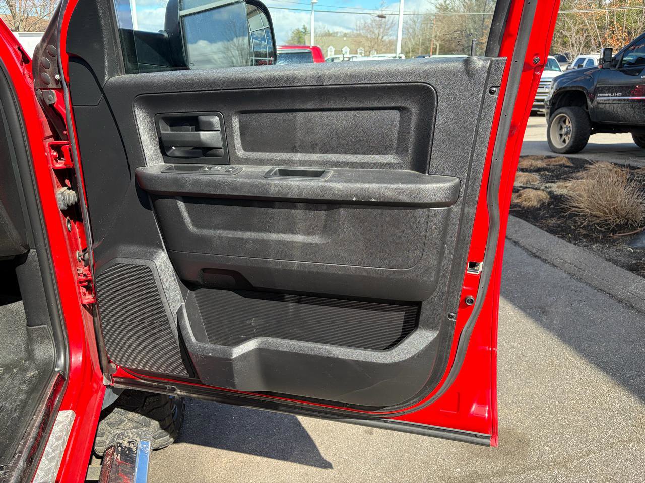 Used 2016 RAM 2500 Tradesman w/ Chrome Appearance Group image 47