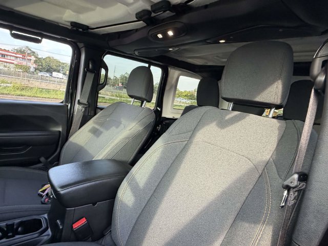 Used 2024 Jeep Wrangler Unlimited Sport AWD/4WD image 11