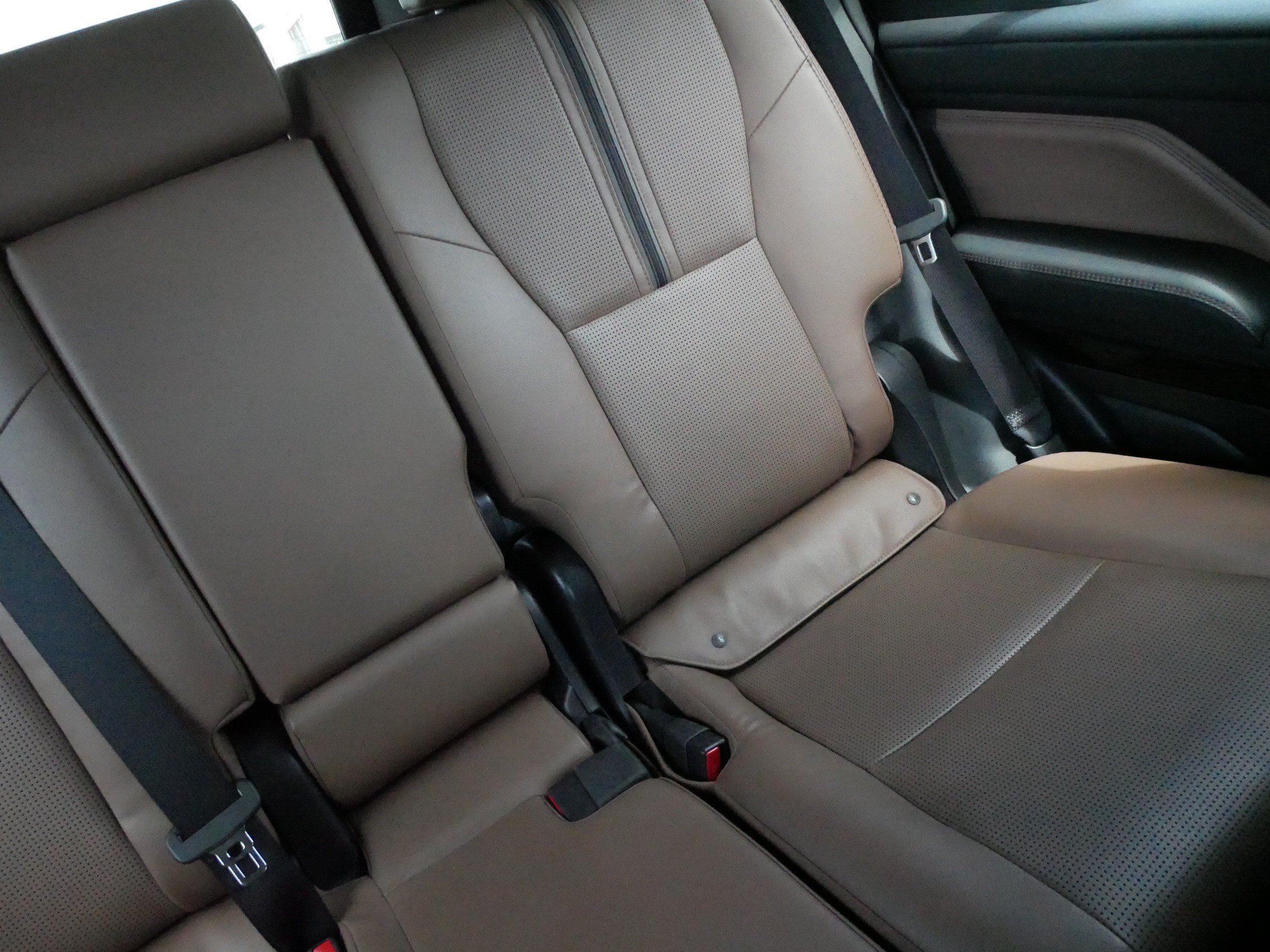Used 2025 Toyota 4Runner Limited AWD/4WD image 14