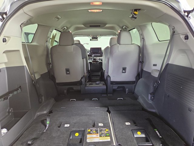 Used 2023 Toyota Sienna LE FWD image 34