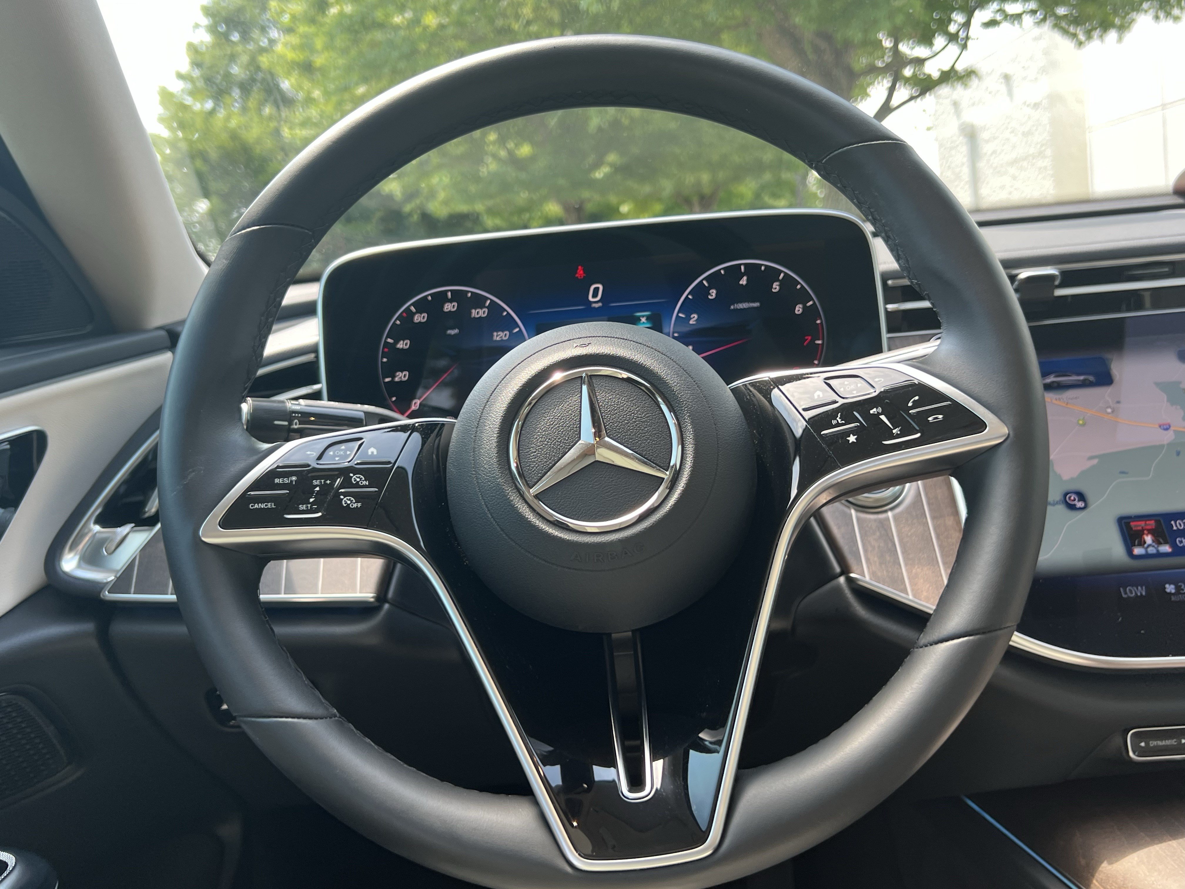 Used 2025 Mercedes-Benz E 350 4MATIC Sedan image 18