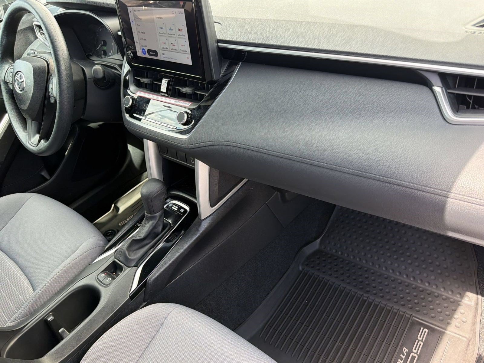Used 2023 Toyota Corolla Cross AWD Hybrid image 35