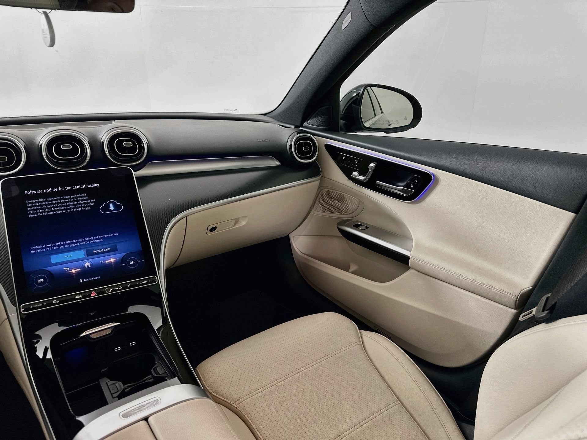 Certified 2025 Mercedes-Benz C 300 Sedan image 24