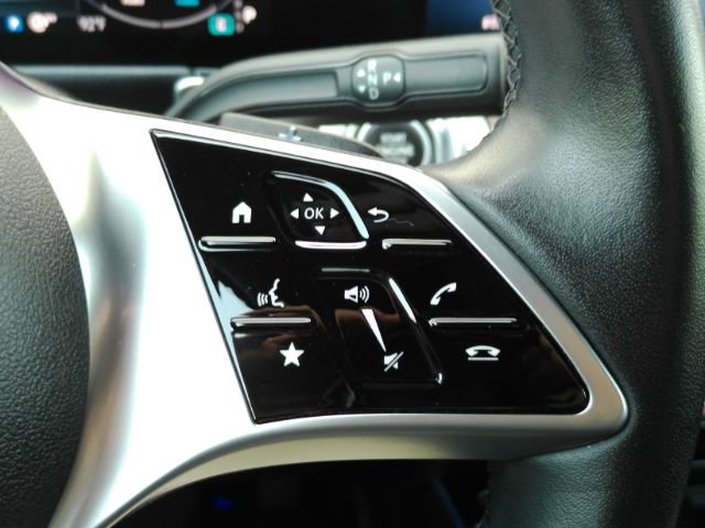Used 2024 Mercedes-Benz GLB 250 w/ Exclusive Package image 39