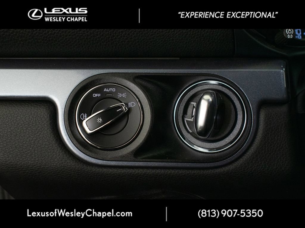 Used 2025 Porsche 718 Cayman RWD image 31