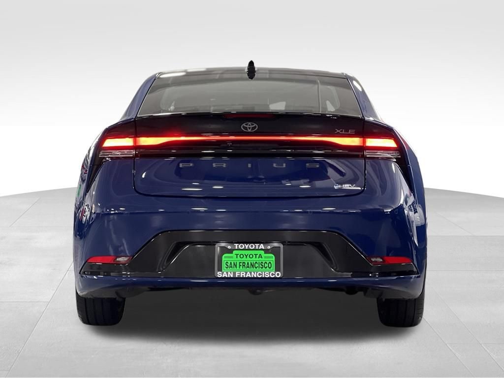 Certified 2023 Toyota Prius XLE FWD image 4