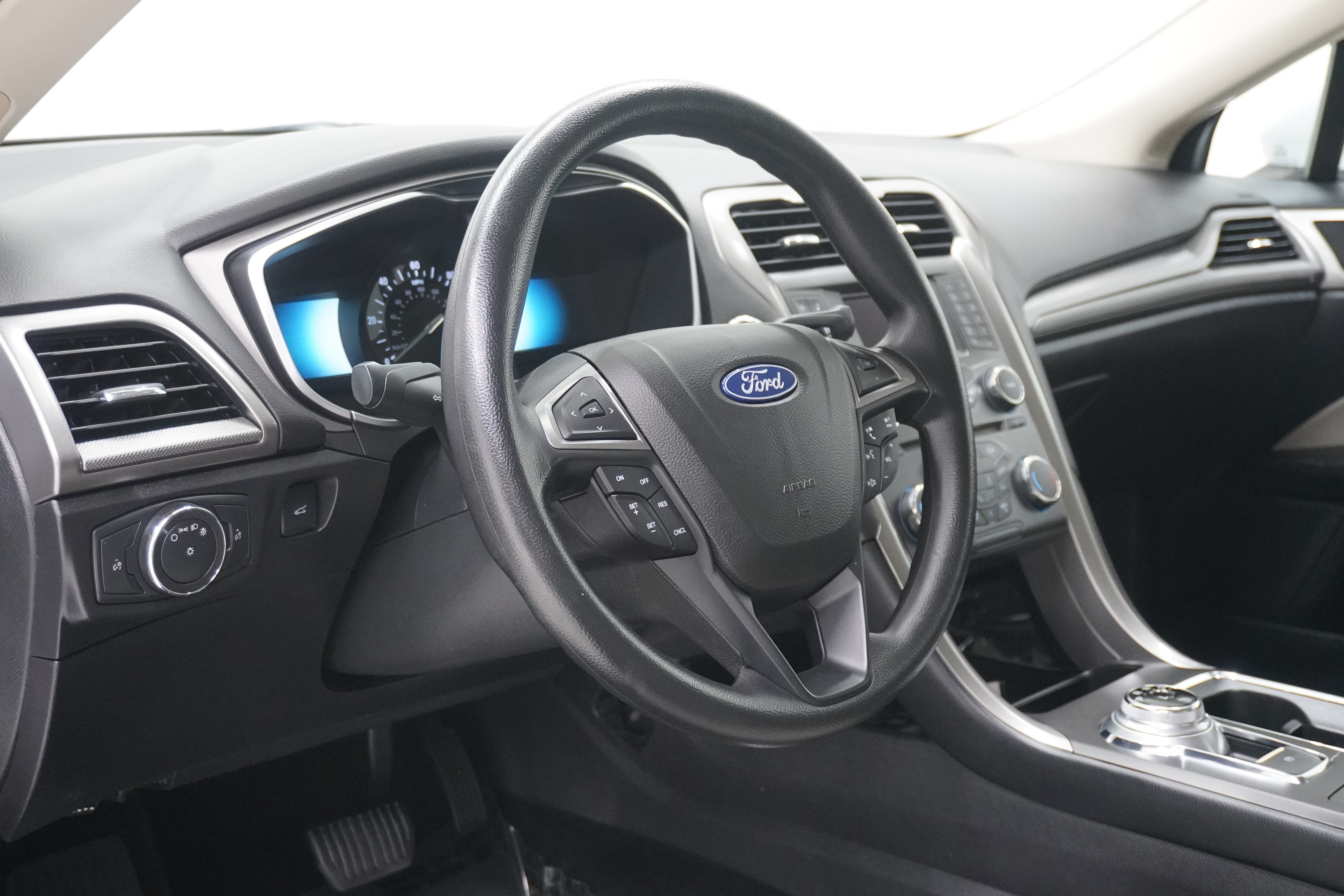 Used 2018 Ford Fusion S FWD image 10
