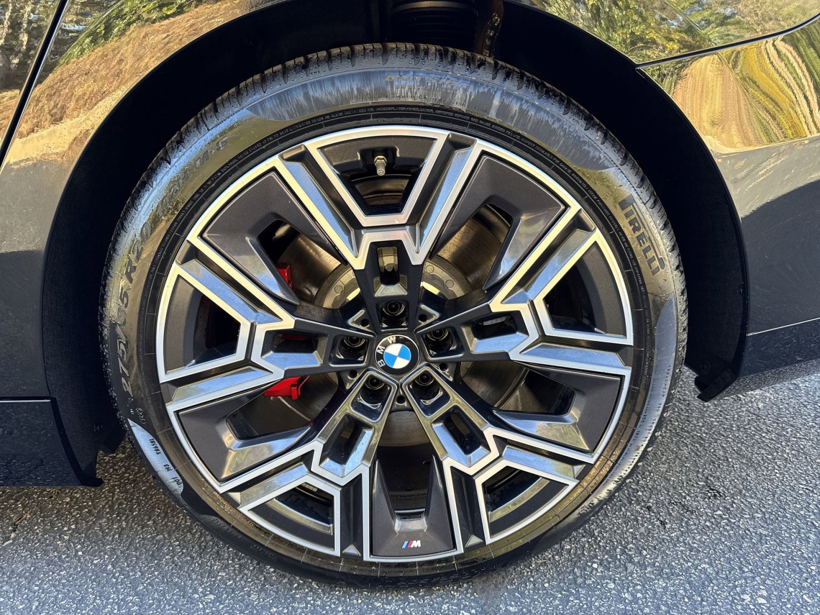 New 2026 BMW 550e xDrive w/ Executive Package image 26