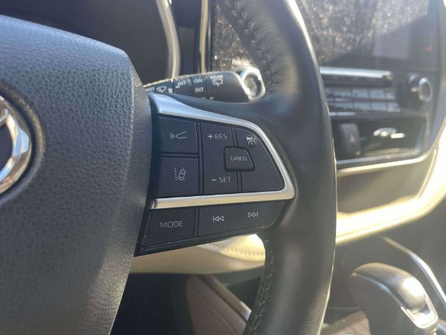 Used 2022 Toyota Highlander Limited AWD/4WD image 25