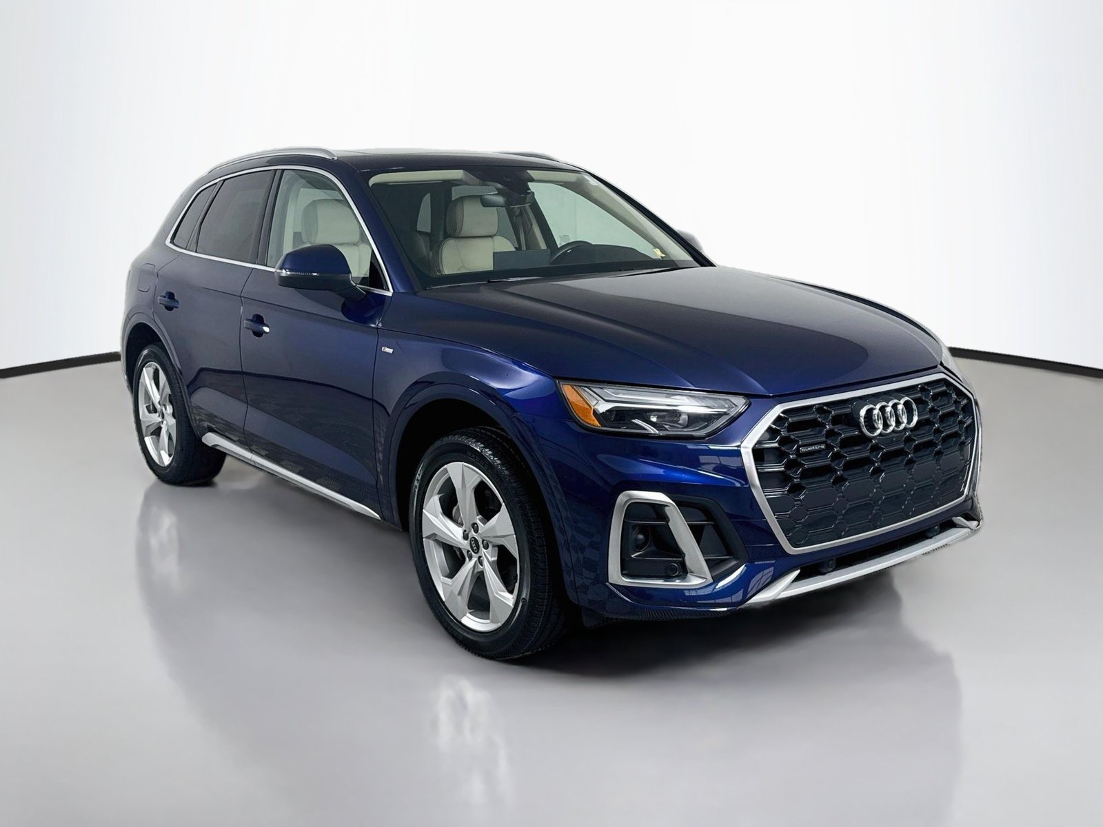 Certified 2024 Audi Q5 2.0T Premium Plus w/ Premium Plus Package AWD/4WD image 7
