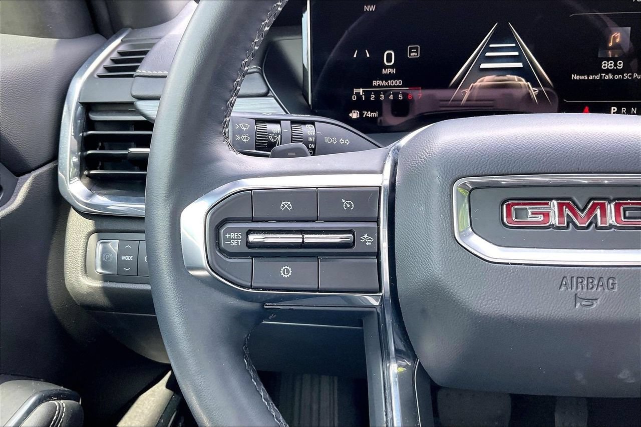 Used 2025 GMC Acadia Elevation w/ Elevation Premium Package FWD image 30