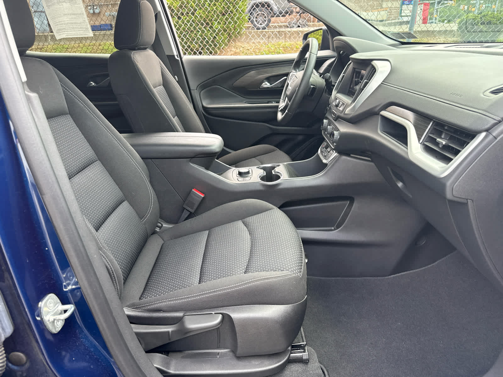 Used 2023 GMC Terrain SLE w/ Driver Convenience Package AWD/4WD image 29