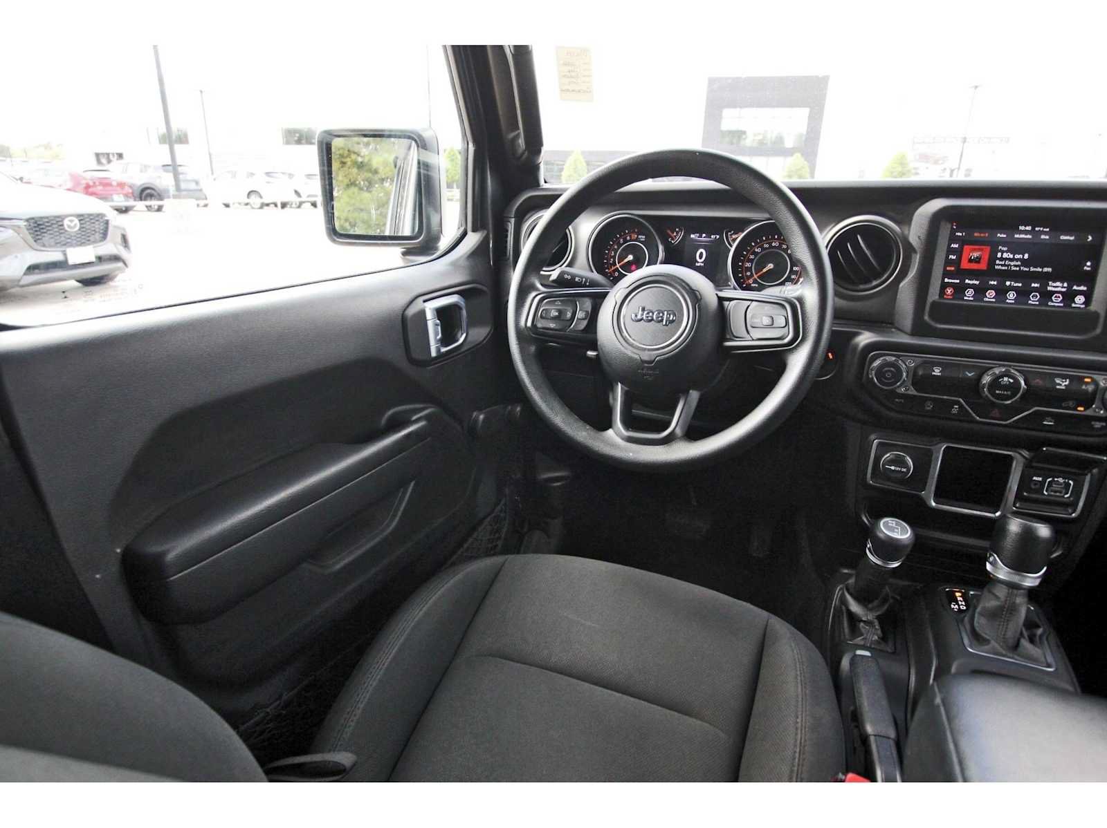 Used 2022 Jeep Gladiator Sport AWD/4WD image 6