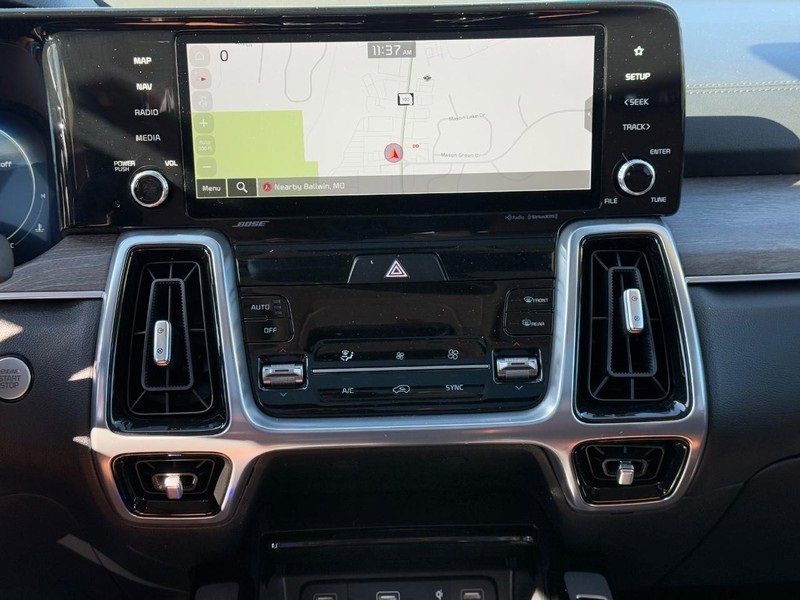 Used 2023 Kia Sorento SX Prestige image 13