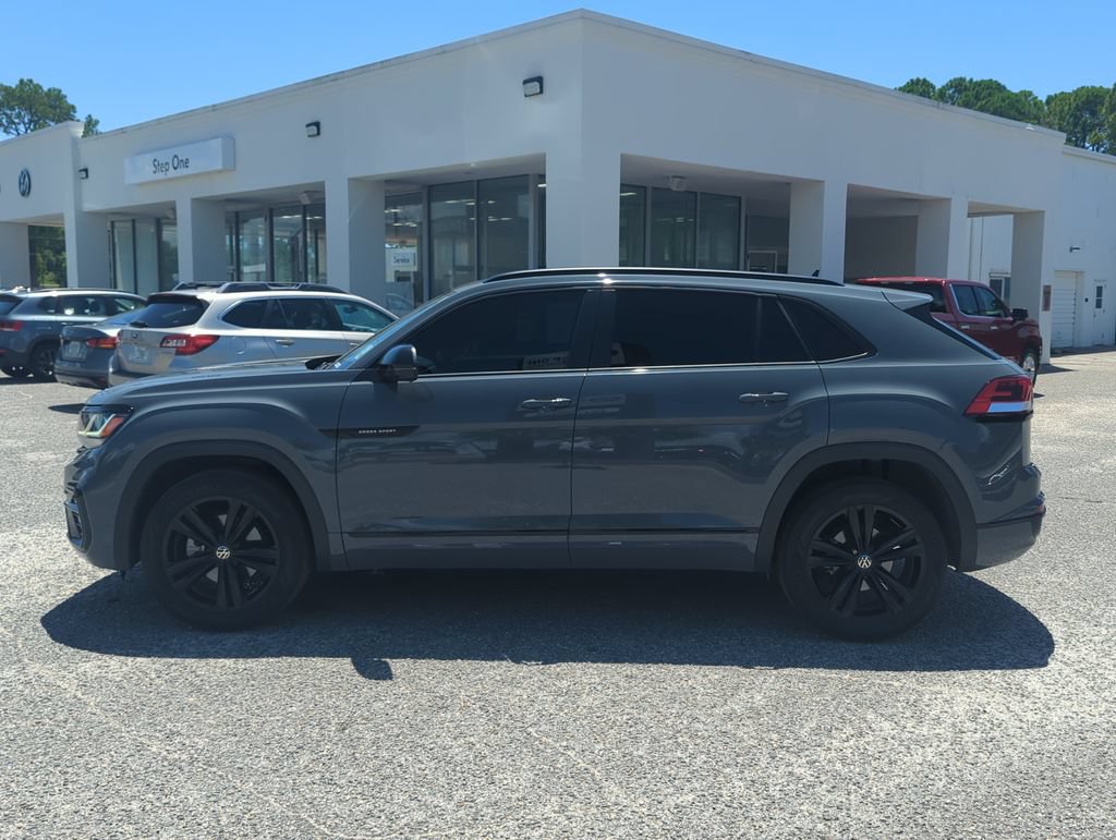 Certified 2023 Volkswagen Atlas Cross Sport SEL R-Line AWD/4WD image 4