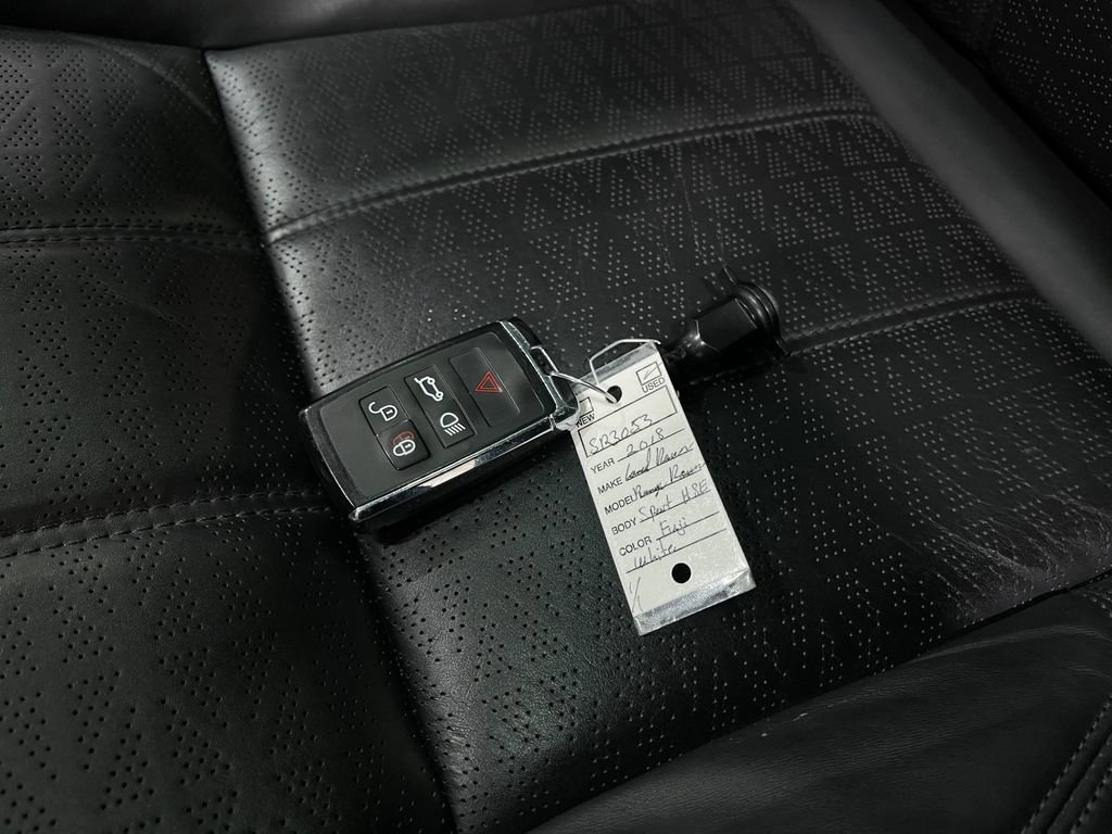 Used 2018 Land Rover Range Rover Sport HSE Dynamic image 38