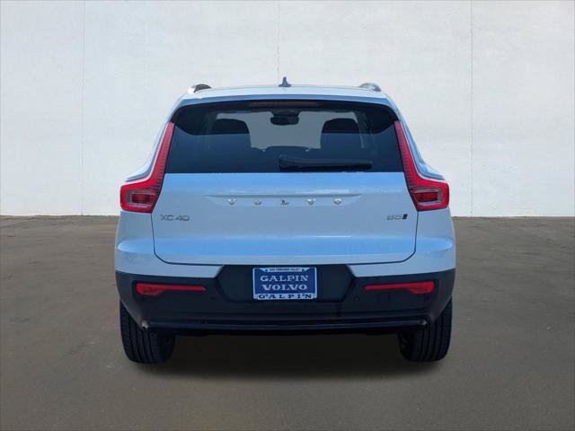 New 2026 Volvo XC40 B5 Plus w/ Protection Package Premier AWD/4WD image 5
