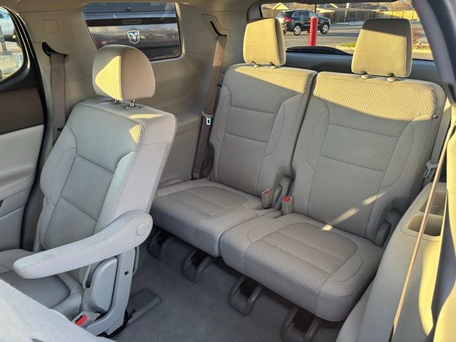 Used 2023 GMC Acadia SLE w/ Driver Convenience Package image 26