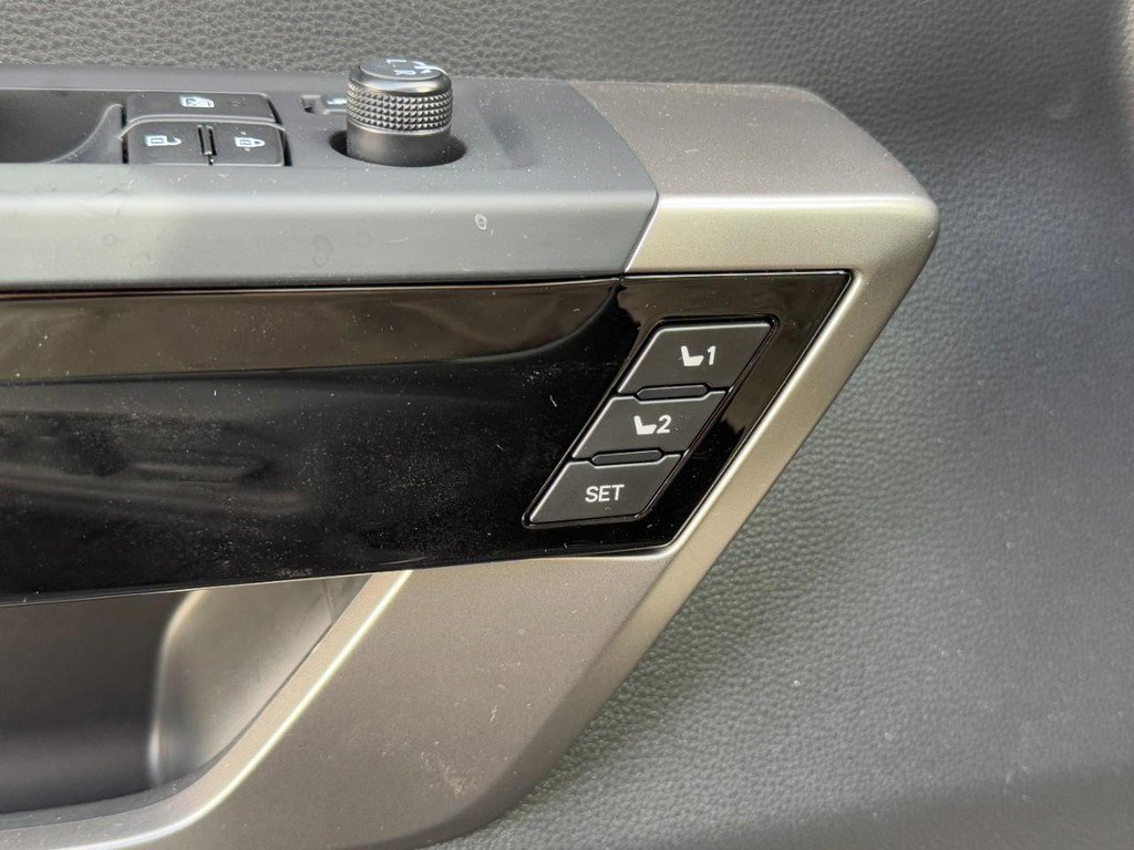 Used 2025 Toyota Sequoia 4WD image 16