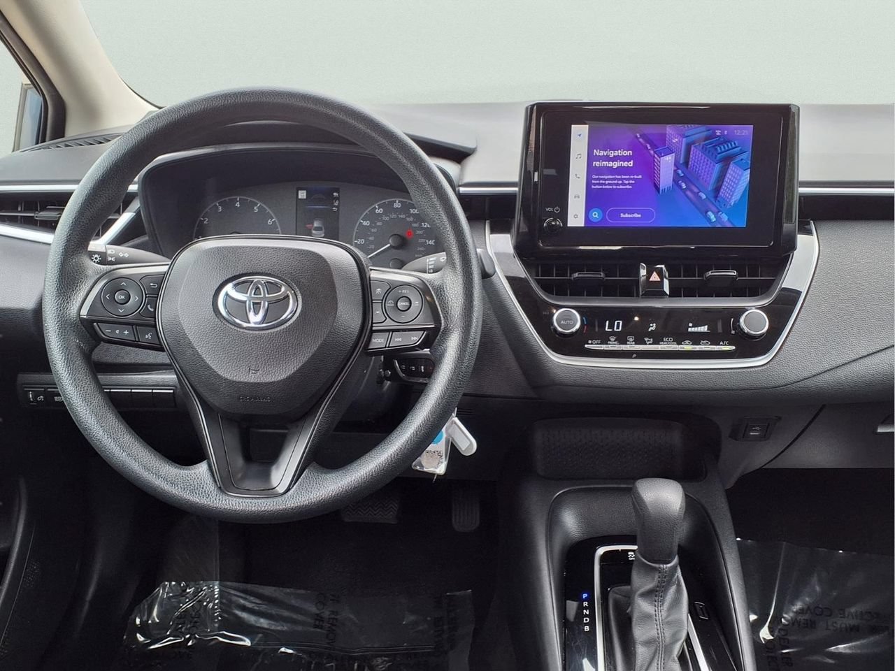 Used 2024 Toyota Corolla LE FWD image 11