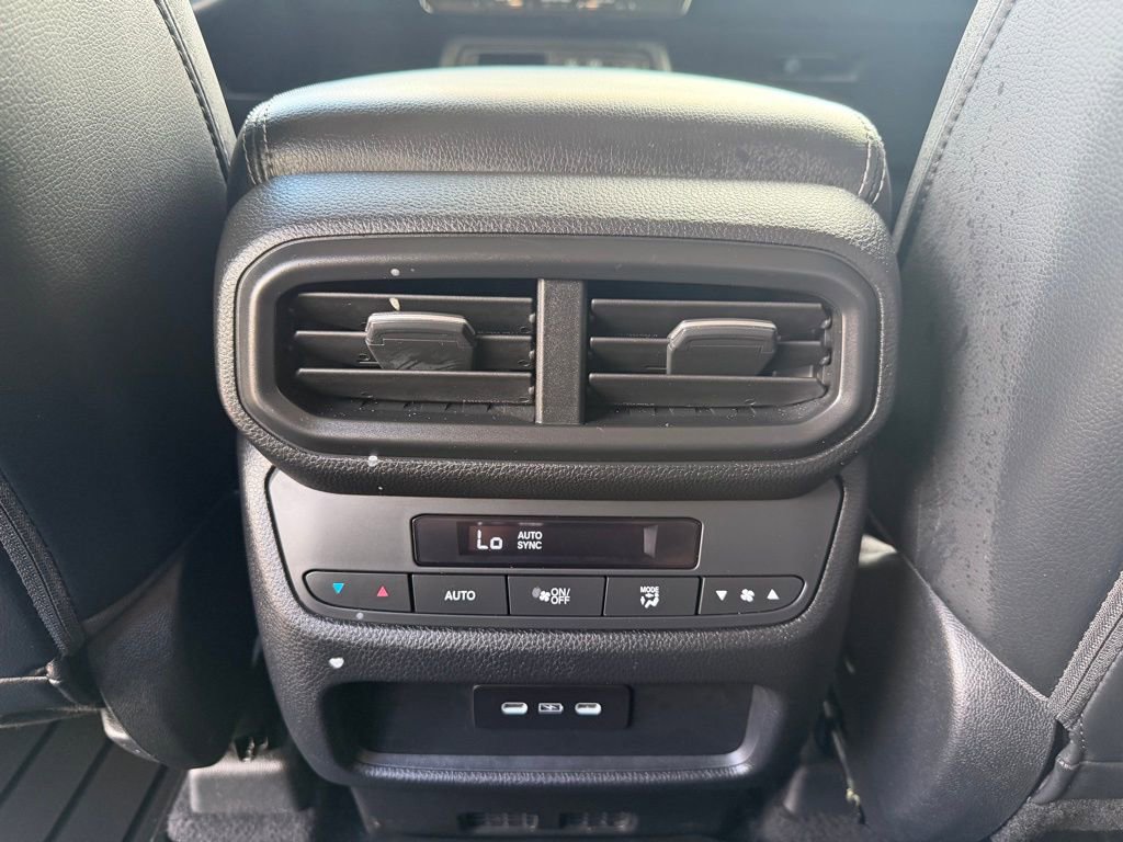 Certified 2025 Honda Pilot Touring image 13