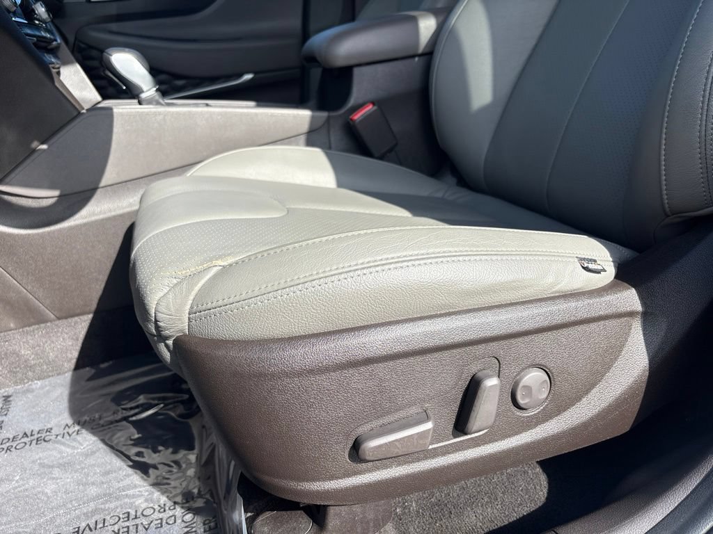 Used 2020 Hyundai Santa Fe SEL w/ Convenience Package FWD image 12