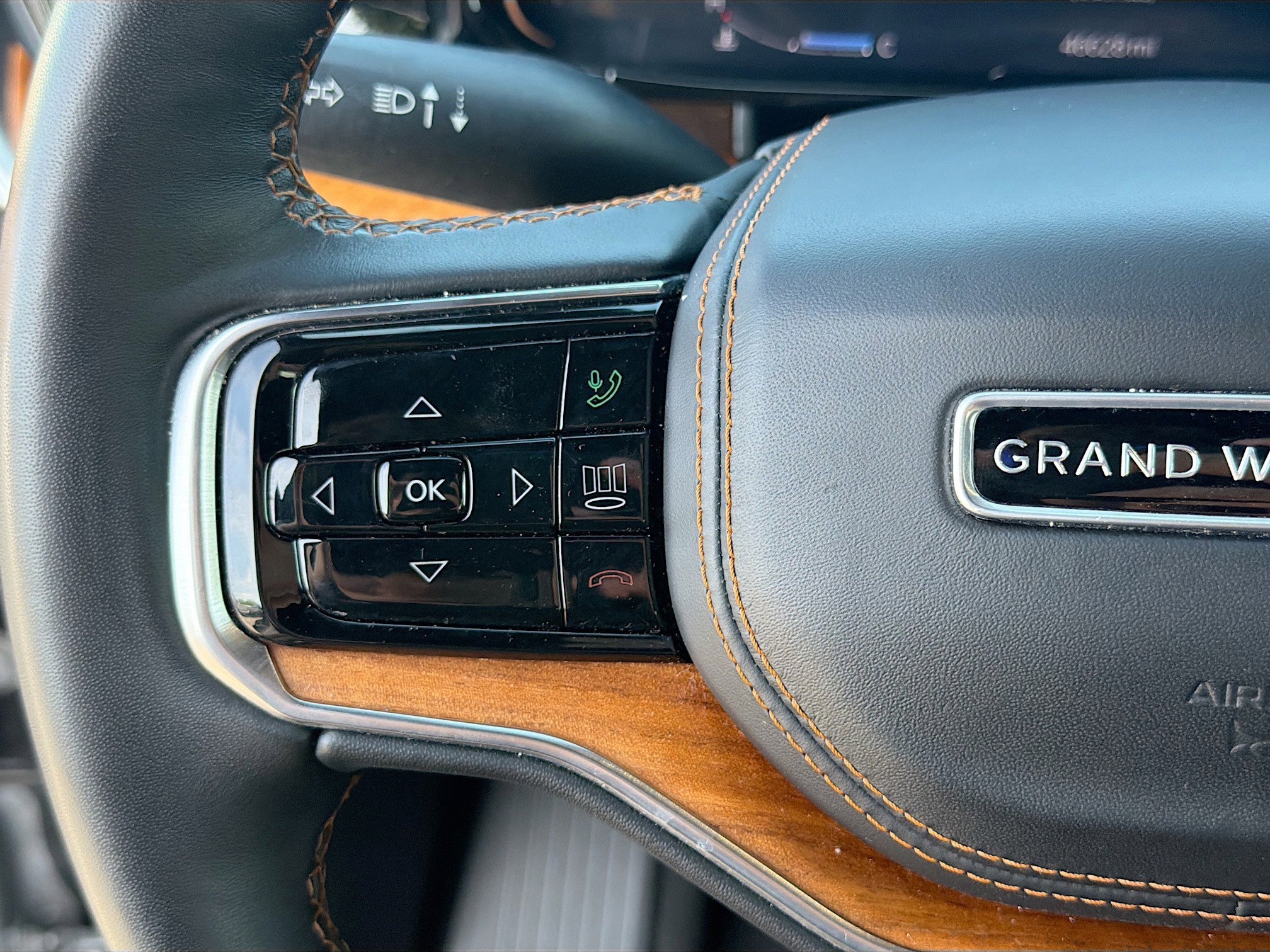 Used 2024 Jeep Grand Wagoneer L Series III image 39