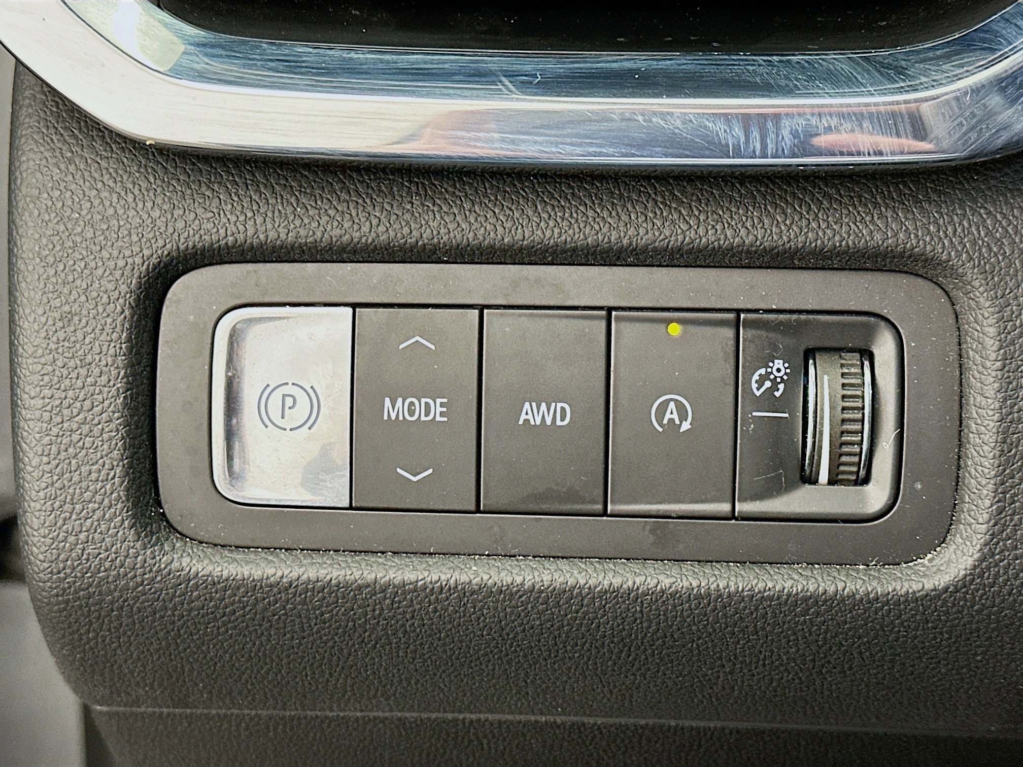 Used 2025 GMC Acadia Elevation image 17