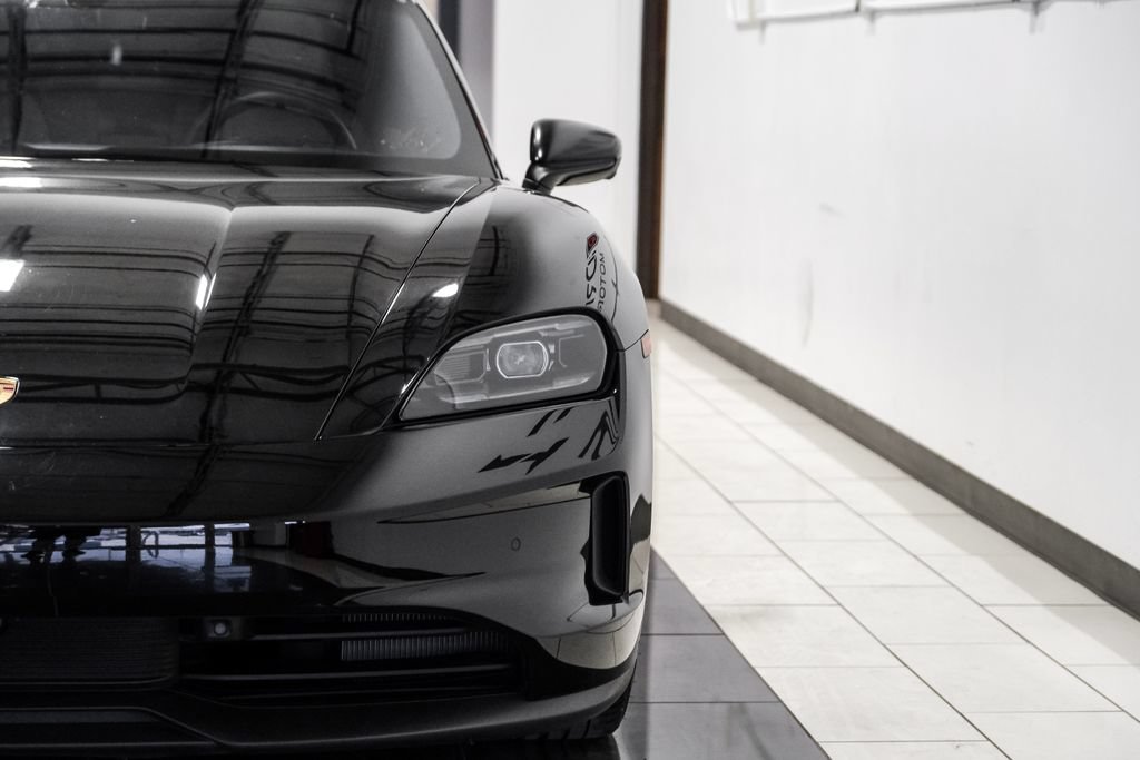 Used 2025 Porsche Taycan RWD image 41