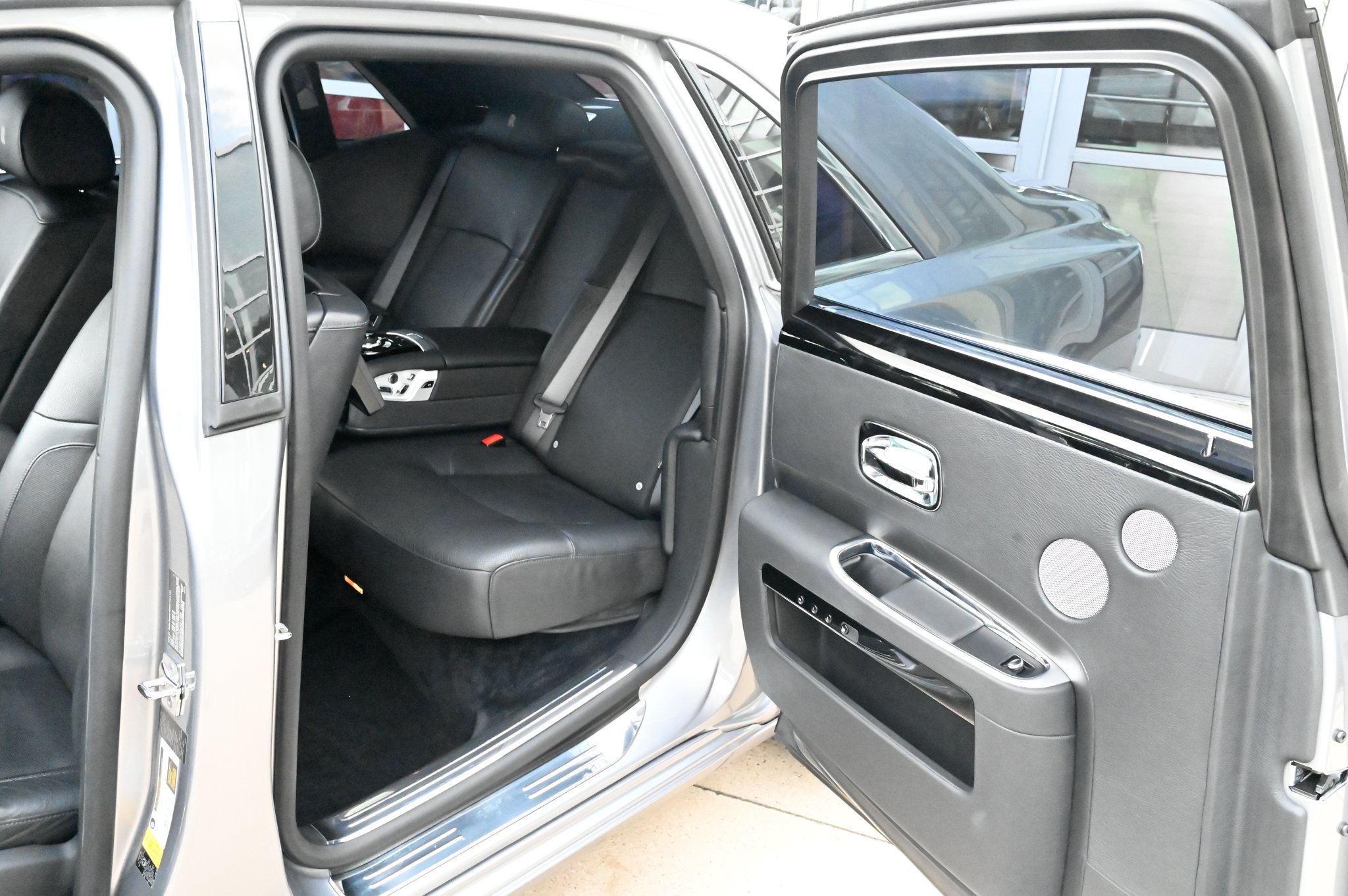 Used 2013 Rolls-Royce Ghost RWD image 12