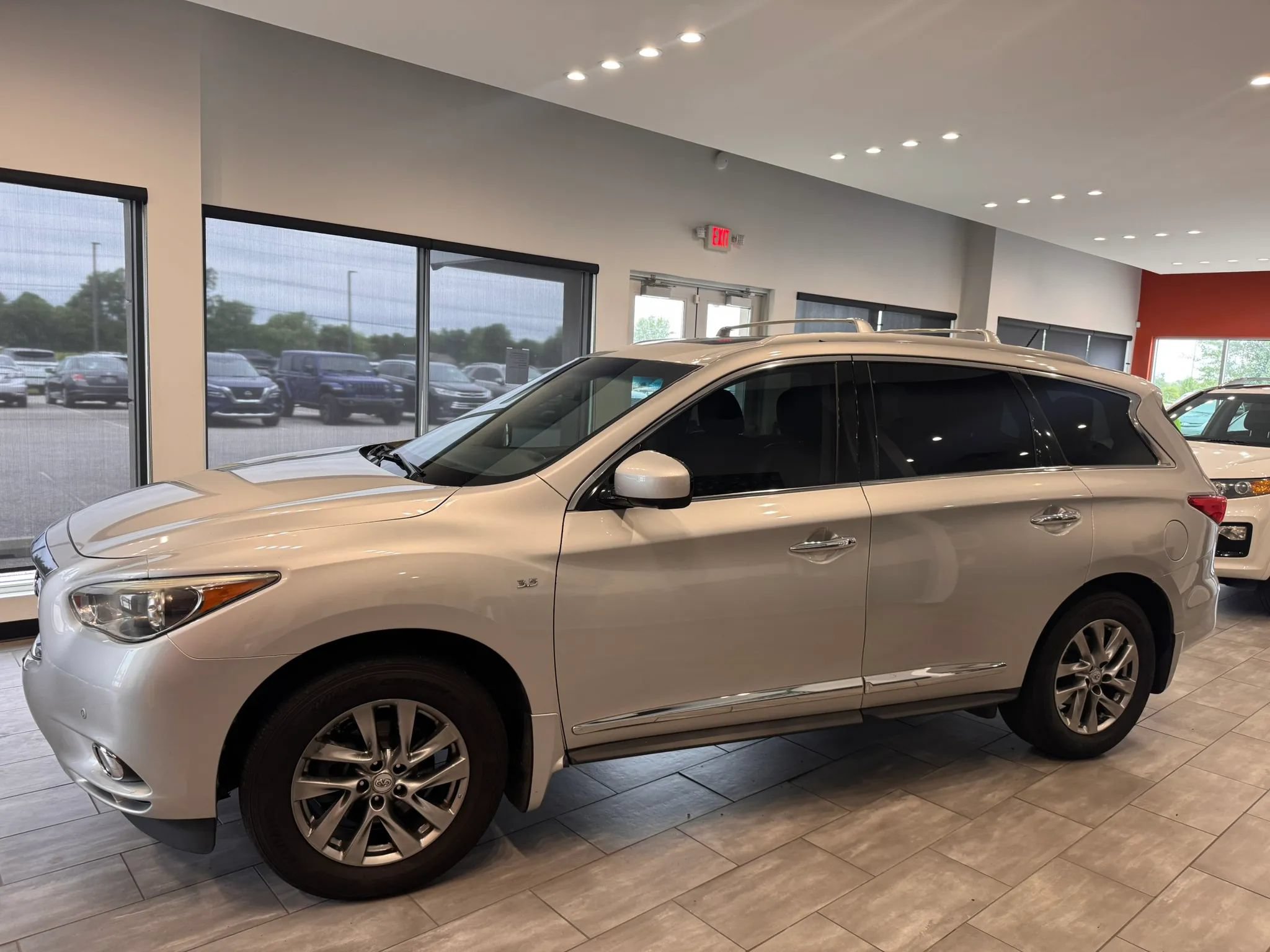 Used 2015 INFINITI QX60 Luxe w/ Premium Plus Package AWD/4WD image 8