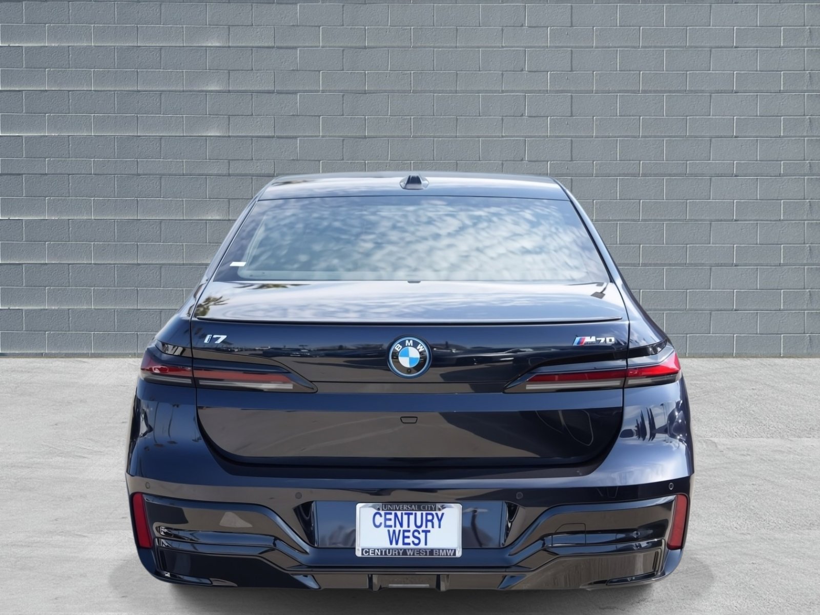 Used 2025 BMW i7 M70 image 3