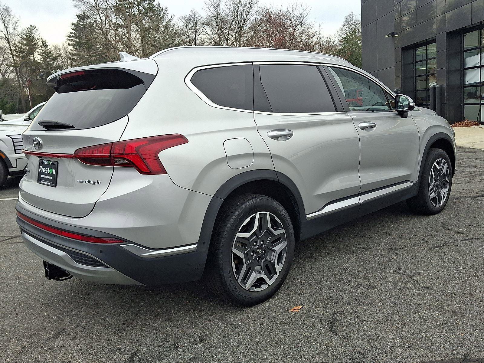Used 2022 Hyundai Santa Fe Limited w/ Cargo Package image 4