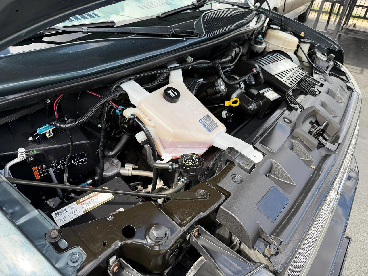 Used 2017 Chevrolet Express 2500 image 25