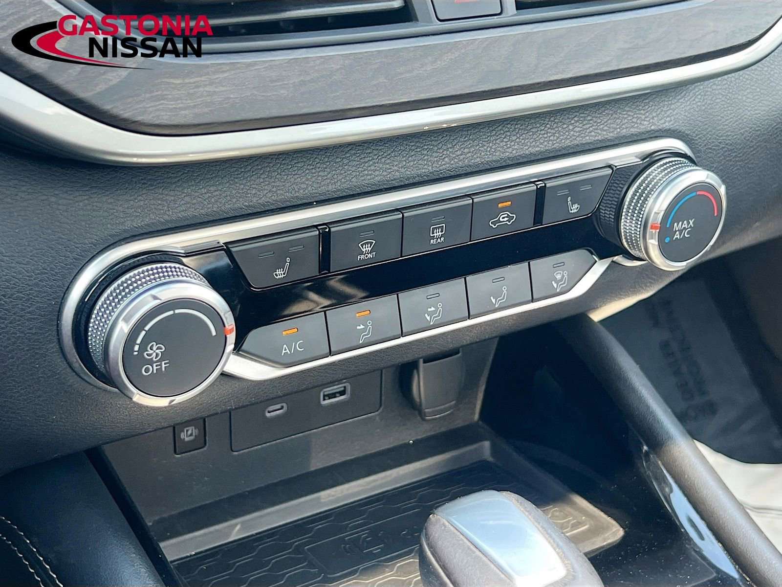 Used 2023 Nissan Altima 2.5 SV w/ SV Premium Package image 21