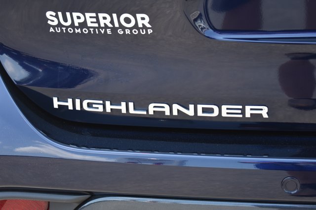 Used 2025 Toyota Highlander Limited FWD image 7