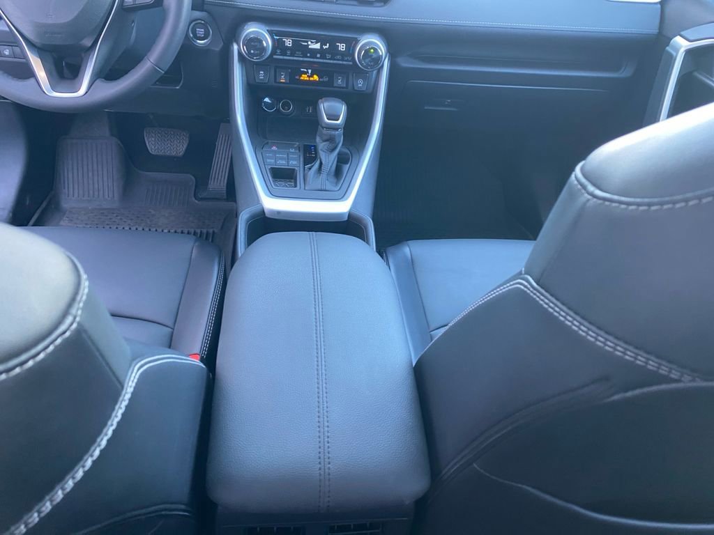 Used 2023 Toyota RAV4 XLE Premium image 8