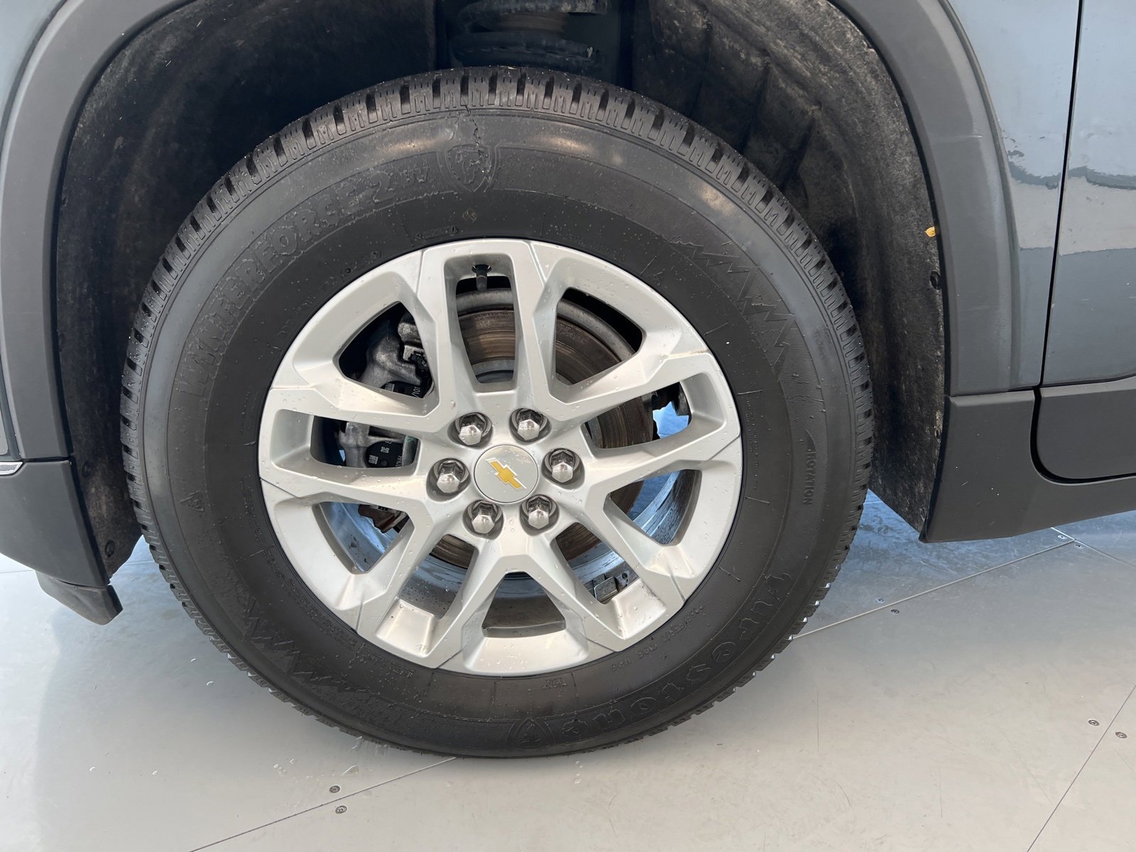 Used 2021 Chevrolet Traverse LT image 50