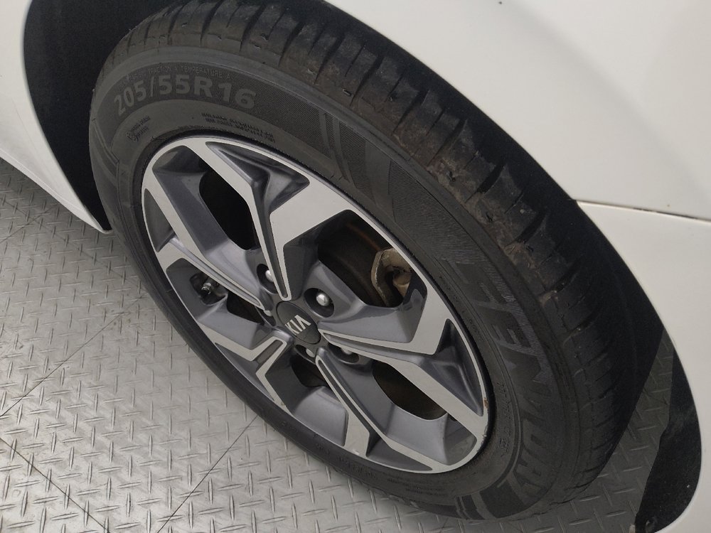 Used 2021 Kia Forte LXS image 31