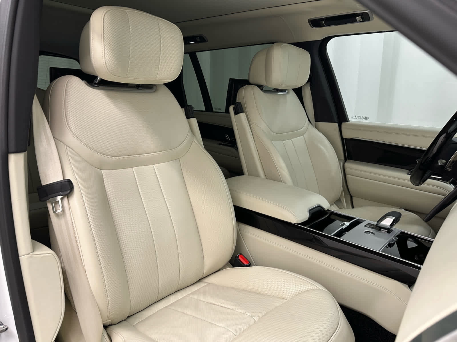 Used 2024 Land Rover Range Rover Long Wheelbase Autobiography AWD/4WD image 18