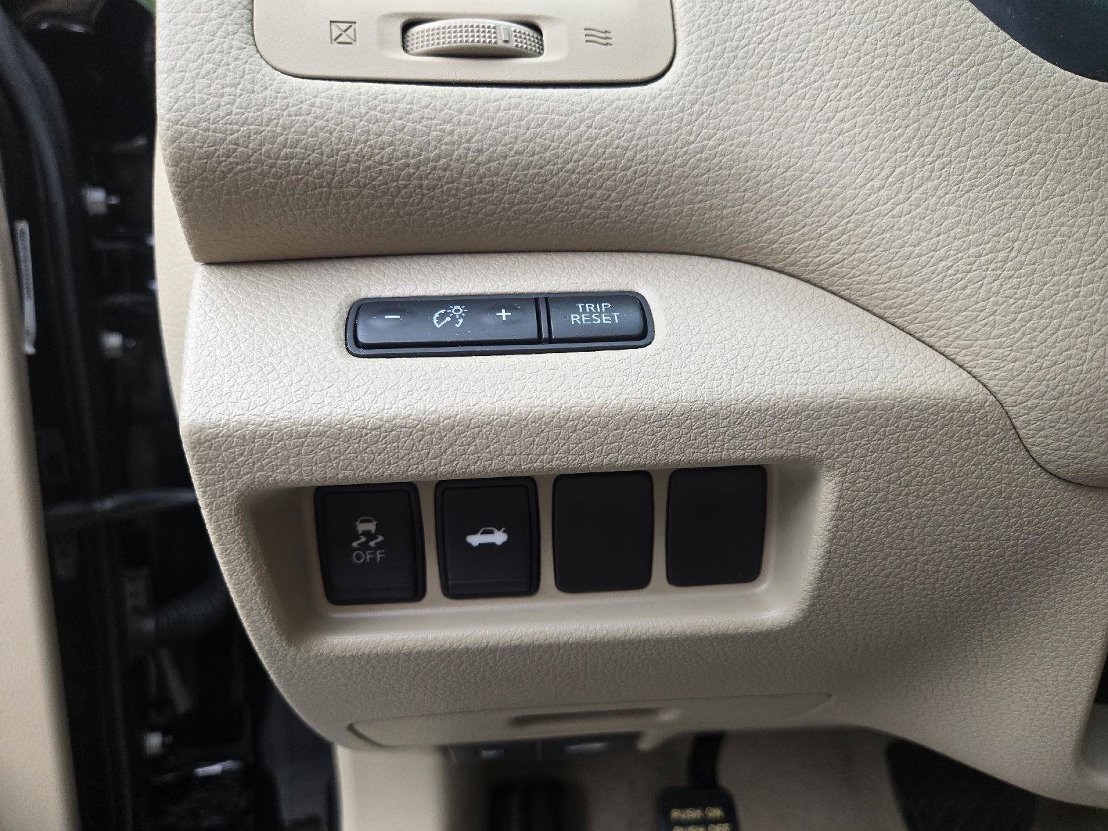 Used 2014 Nissan Altima 2.5 SV FWD image 15