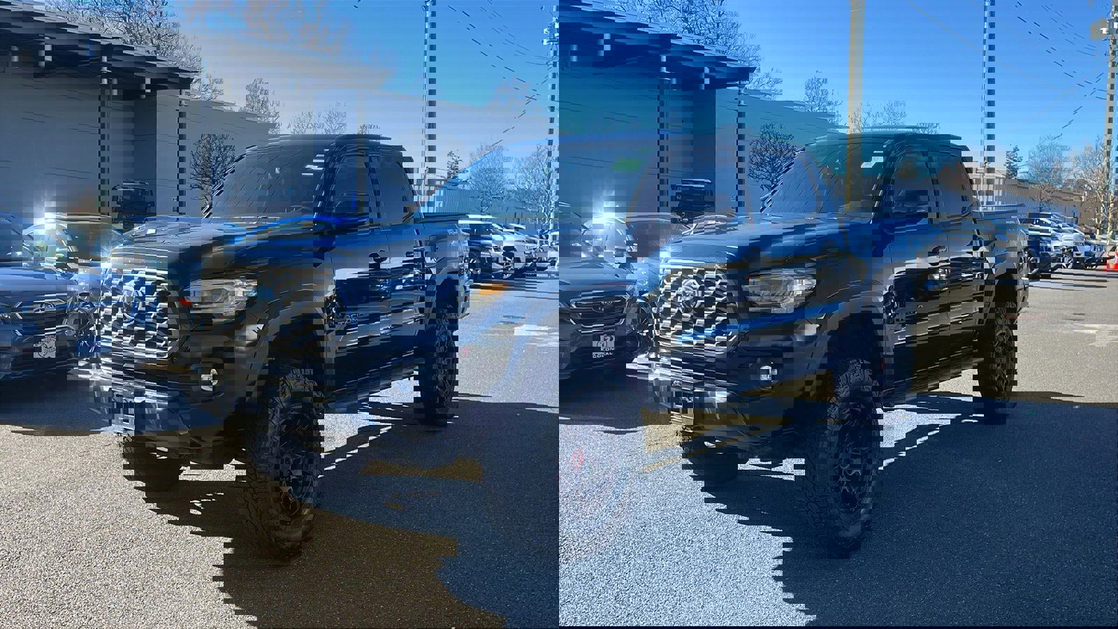 Used 2023 Toyota Tacoma TRD Off-Road image 3