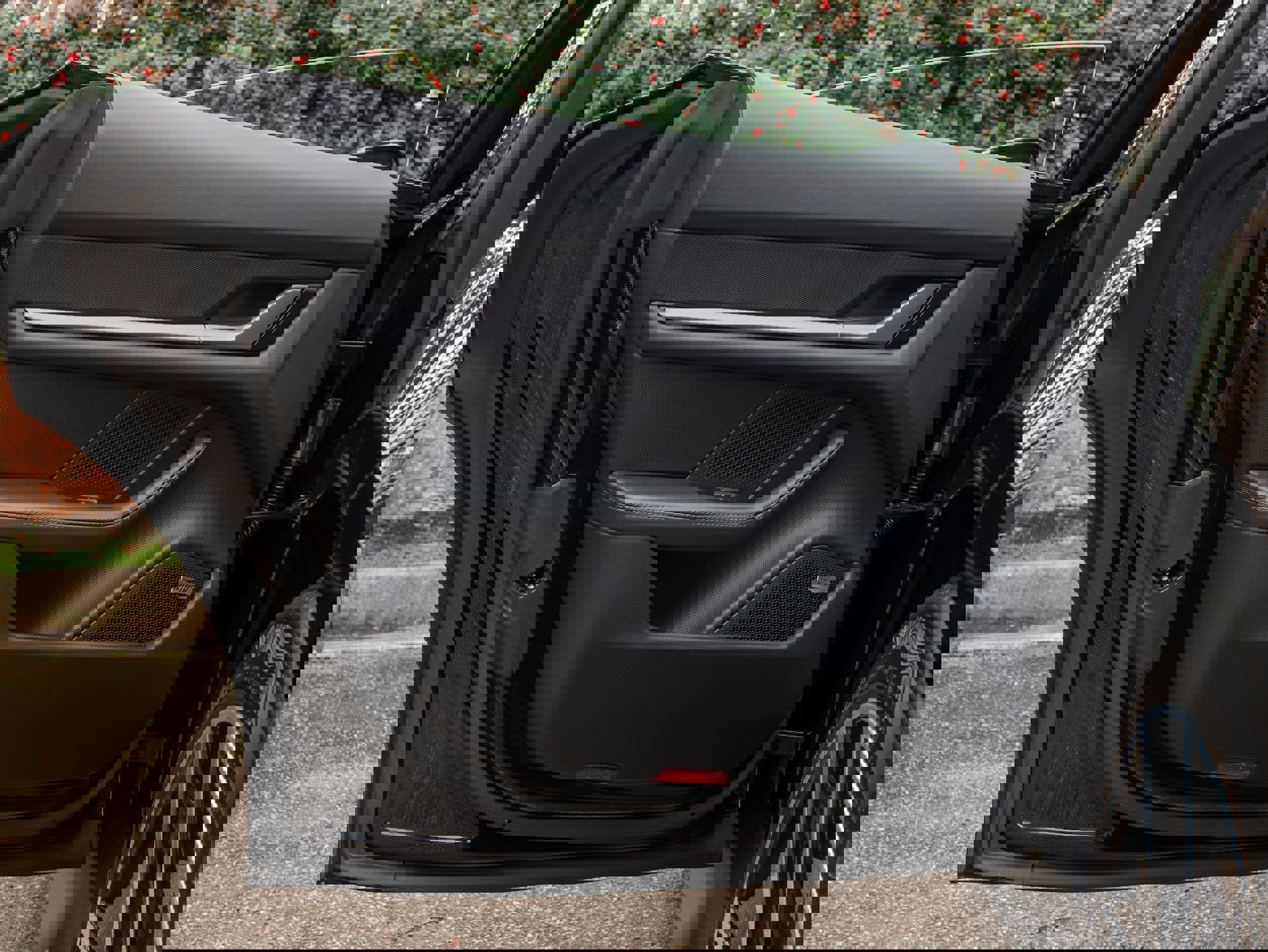 Used 2025 Porsche Taycan 4S image 35