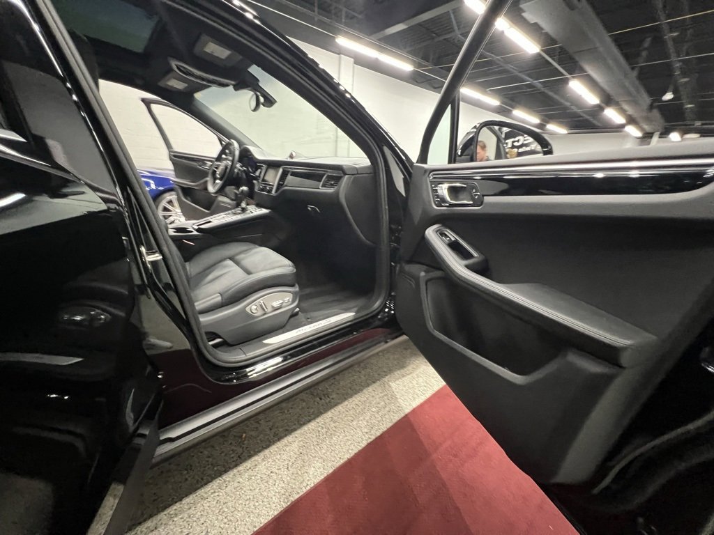 Used 2015 Porsche Macan S image 31