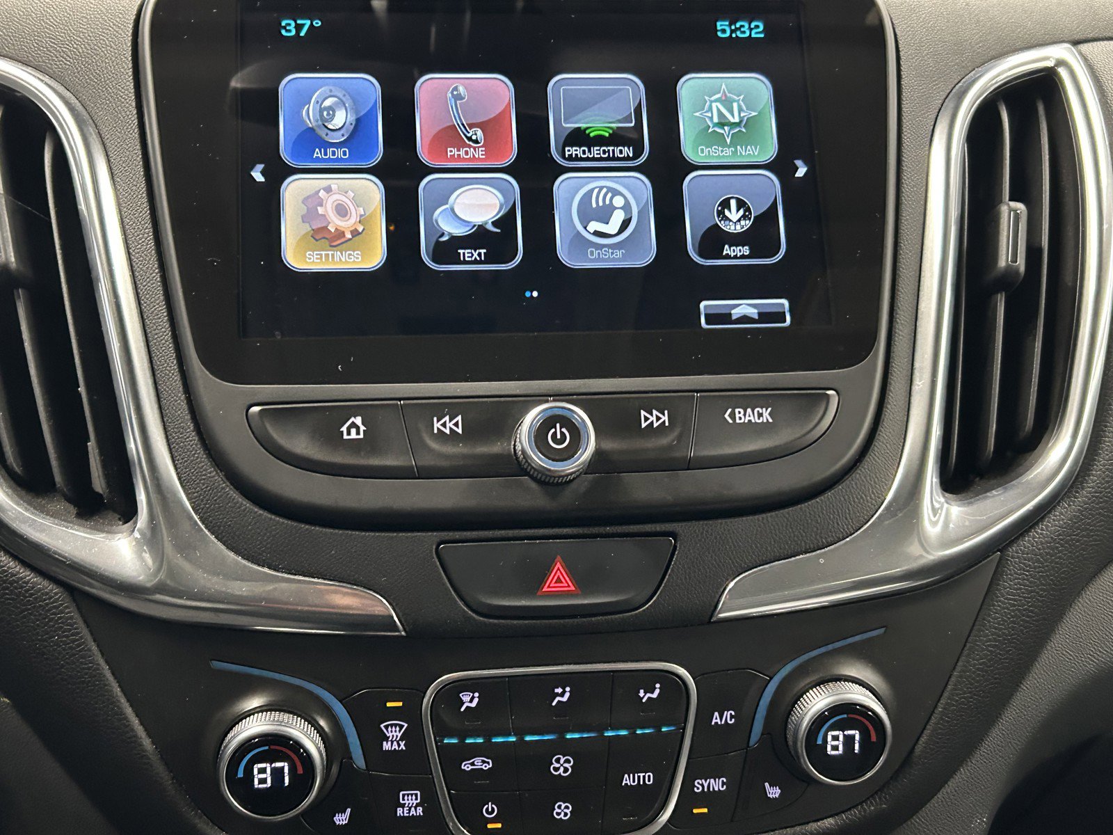 Used 2018 Chevrolet Equinox LT w/ Sun & Infotainment Package image 28